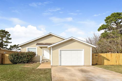 11819 Greenspark Lane, Houston, TX, 77044 | Card Image