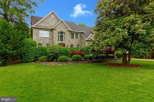 2504 Sherwood Hall Ln, ALEXANDRIA, VA, 22306-2701 | Card Image