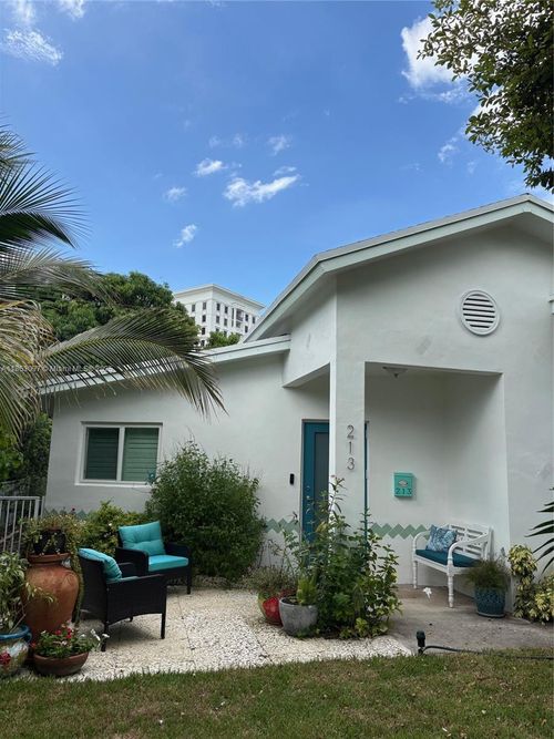 213 Florida Ave, Coral Gables, FL, 33133-4829 | Card Image