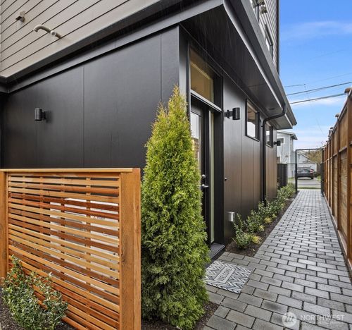 b-7336 27th Ave Nw, Seattle, WA, 98117-5933 | Card Image