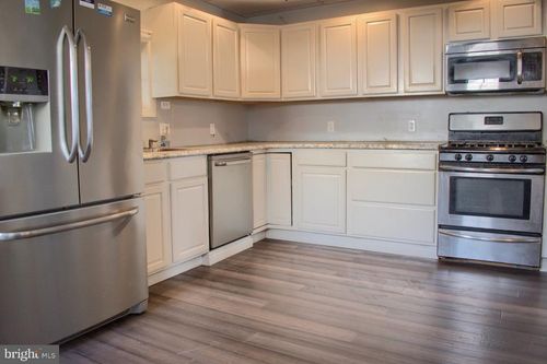 714 Mulberry Street W, SHAMOKIN, PA, 17872 | Card Image