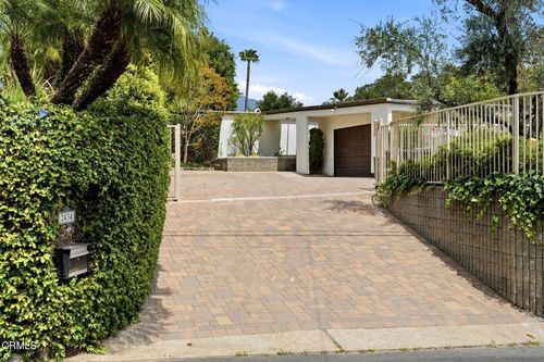 2434 San Antonio Crescent W, Upland, CA, 91784 | Card Image