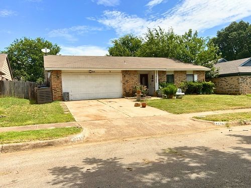 3104 Woodlark Dr, Fort Worth, TX, 76123-1013 | Card Image