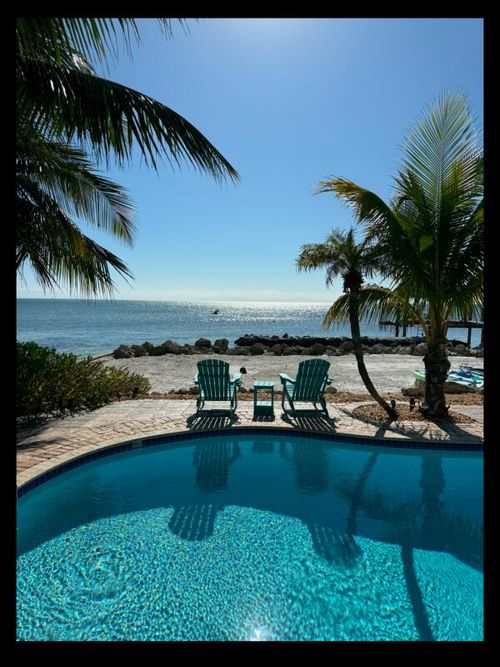 75433 Overseas Hwy, Islamorada, FL, 33036-4015 | Card Image