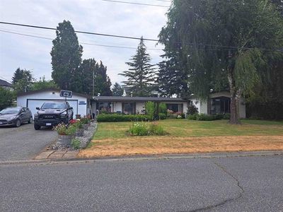 26523 28 B Ave, House other with 3 bedrooms, 2 bathrooms and 4 parking in Aldergrove BC | Image 1