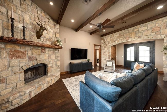 112 Juniper Pt, House other with 4 bedrooms, 5 bathrooms and null parking in Ingram TX | Image 6