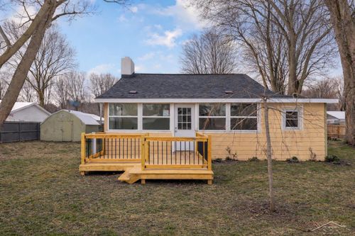 39 Spruce Ridge Rd, Bay City, MI, 48706-1828 | Card Image