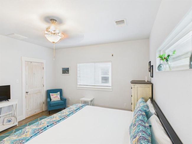 2403 S Bronte St, House other with 3 bedrooms, 2 bathrooms and 3 parking in Rockport TX | Image 16
