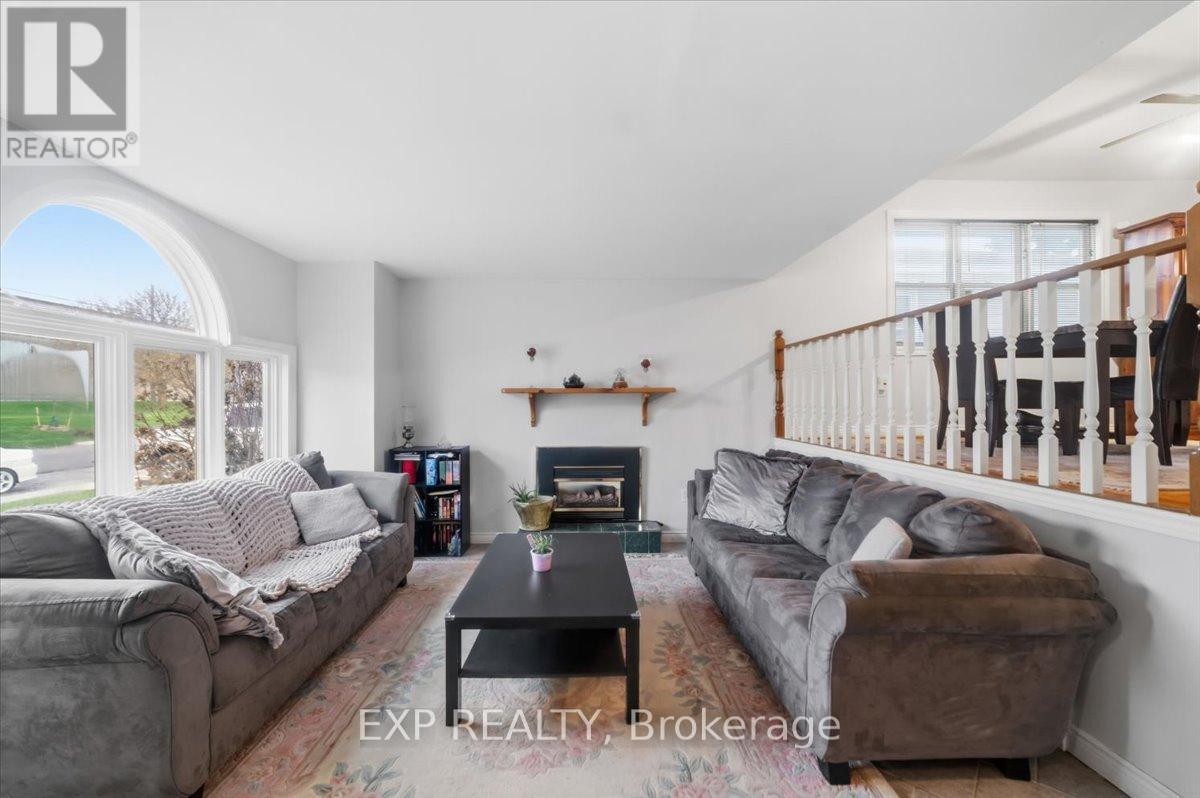 Residential in Port Colborne (East Village) 4