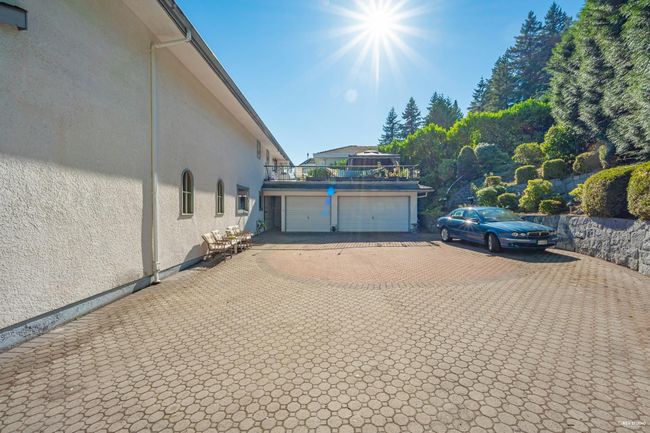 1373 Camwell Drive, House other with 7 bedrooms, 4 bathrooms and 6 parking in West Vancouver BC | Image 30