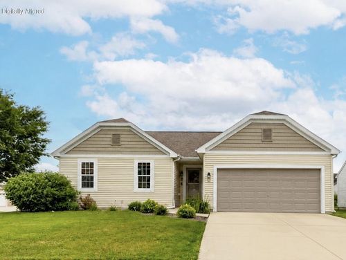 307 Reeds Drive, West Bend, WI, 53095 | Card Image
