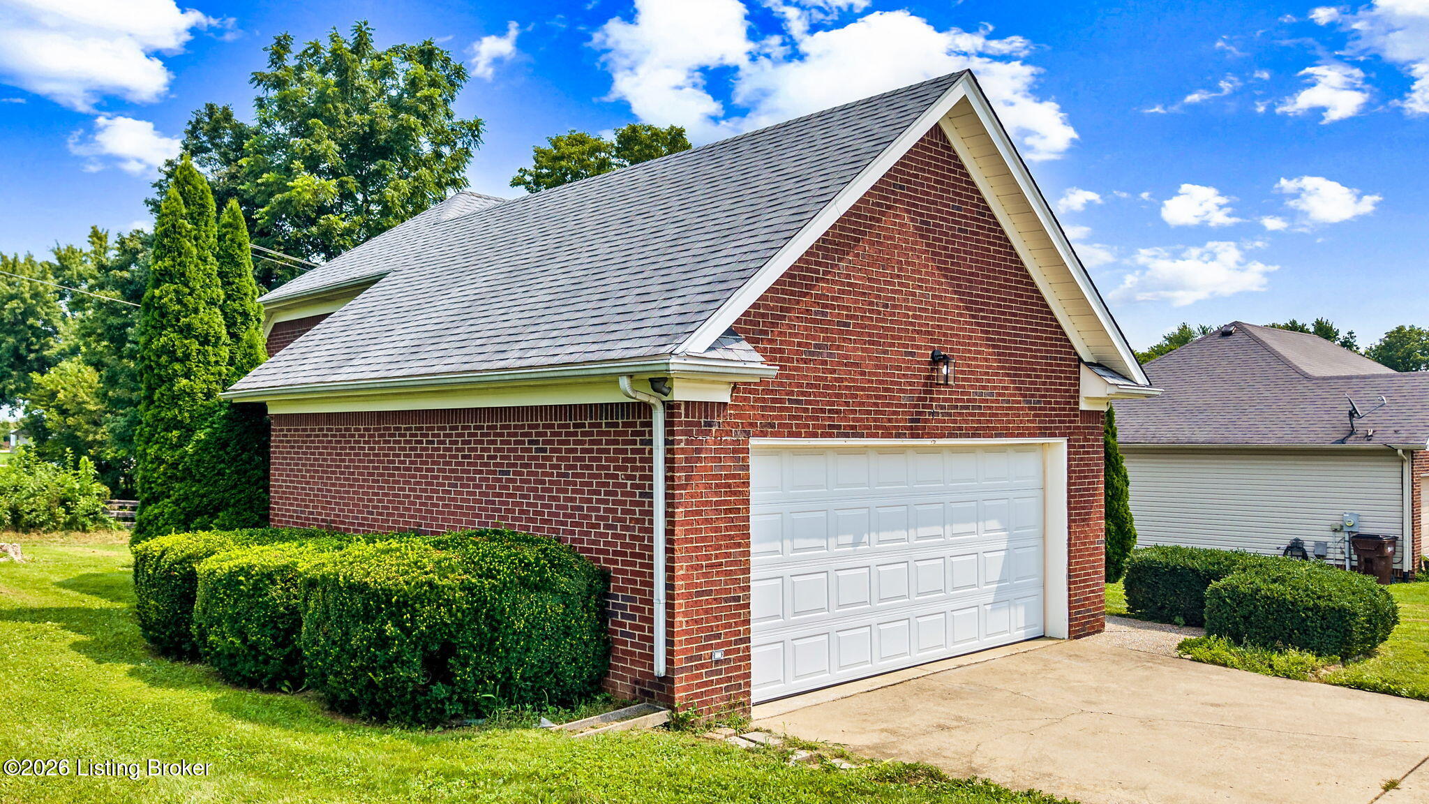 Residential in Eminence 3