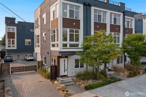 3531 Wallingford Avenue N, Seattle, WA, 98103 | Card Image