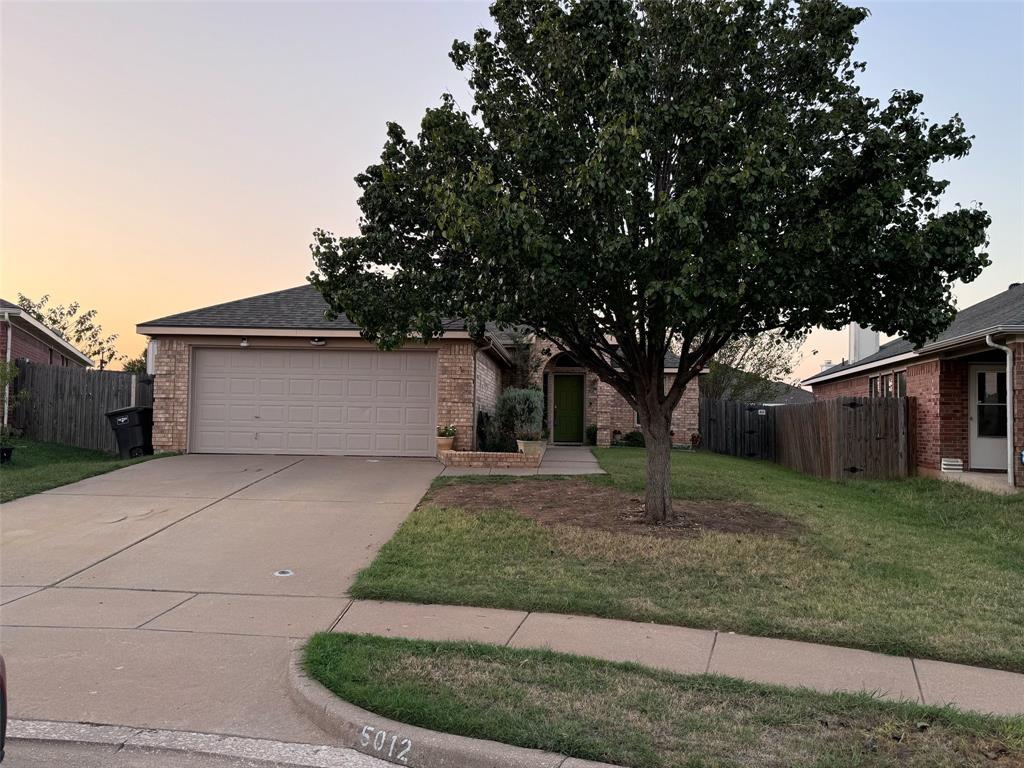 Mountain Valley Ct, Fort Worth, TX 76123