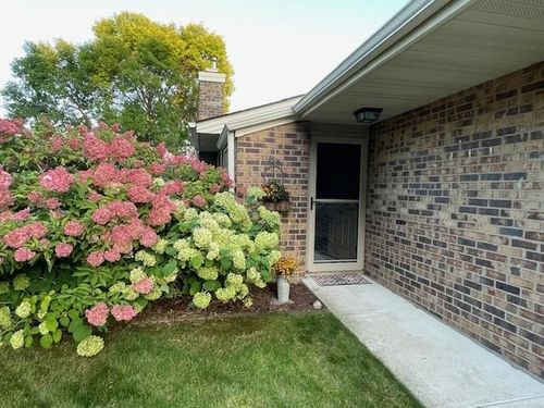 1930 Kingsview Ln N, Plymouth, MN, 55447-4679 | Card Image