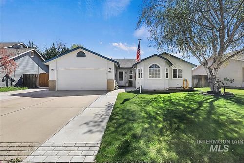 7353 Newbrook Dr, Nampa, ID, 83687-8353 | Card Image