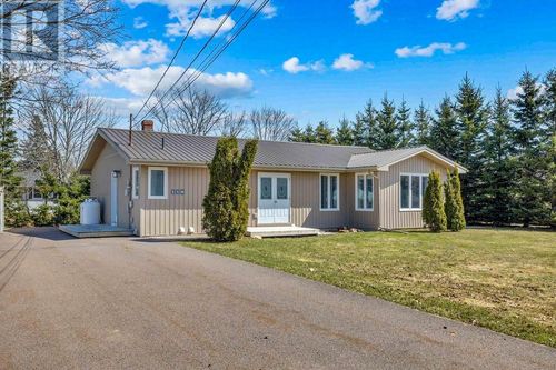 118 Maple Ave, Charlottetown, PE, C1A6G5 | Card Image