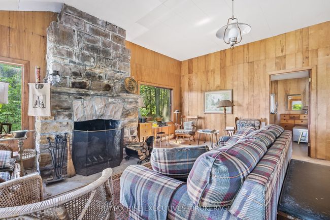 1326 Ridge Lane, House other with 2 bedrooms, 1 bathrooms and 2 parking in Seeleys Bay ON | Image 6