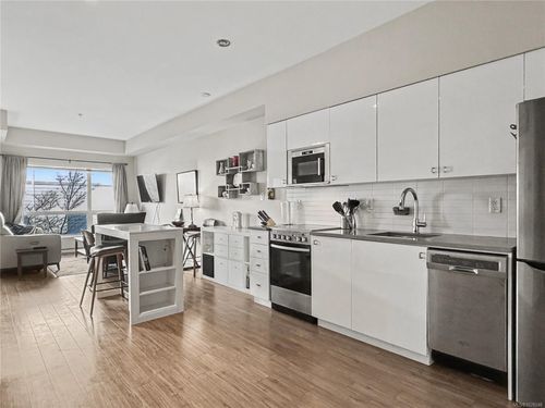 201-785 Tyee Rd, Victoria, BC, V9A7R5 | Card Image