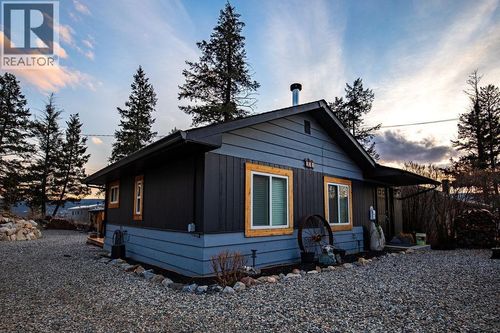 909 Proctor St, Williams Lake, BC, V2G2Y5 | Card Image