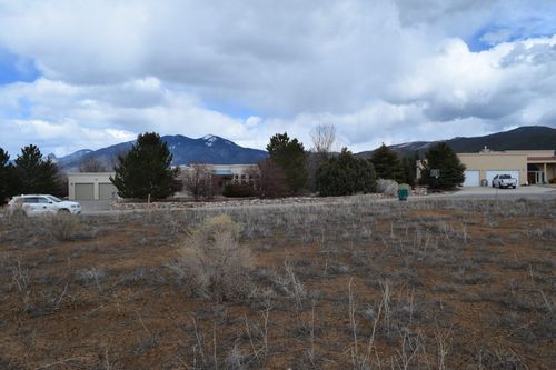 33 Sierra Vista Ln, Taos, NM, 87571 | Card Image