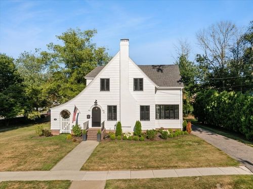 8 Chilton Rd, Brockton, MA, 02301-3043 | Card Image