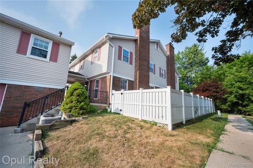 20831 W Glen Haven Cir, Northville, MI, 48167-2418 | Card Image