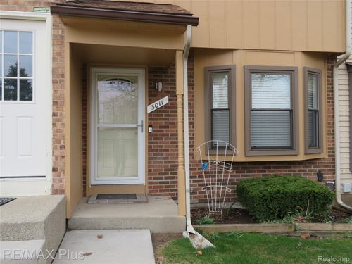 3011 Debra Ct, Auburn Hills, MI, 48326-2043 | Card Image
