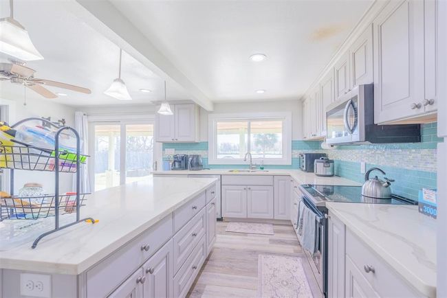 Gorgeous kitchen! | Image 10
