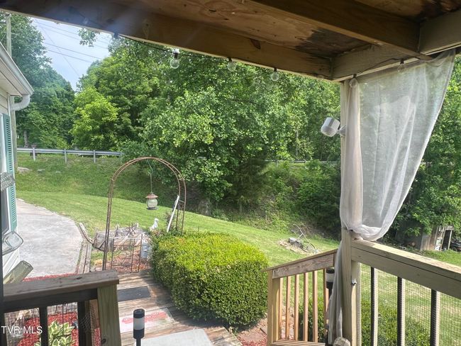 861 Hickory Tree Rd, House other with 3 bedrooms, 2 bathrooms and null parking in Bristol TN | Image 6