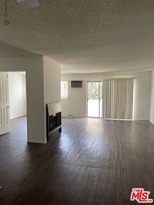 apt-209-1820 S Bentley Ave, LOS ANGELES, CA, 90025-4333 | Card Image