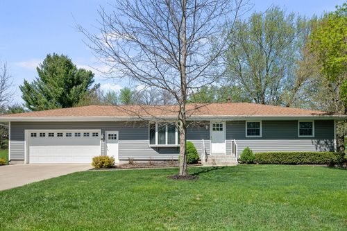 207 Amber Ln, Geneseo, IL, 61254-9125 | Card Image