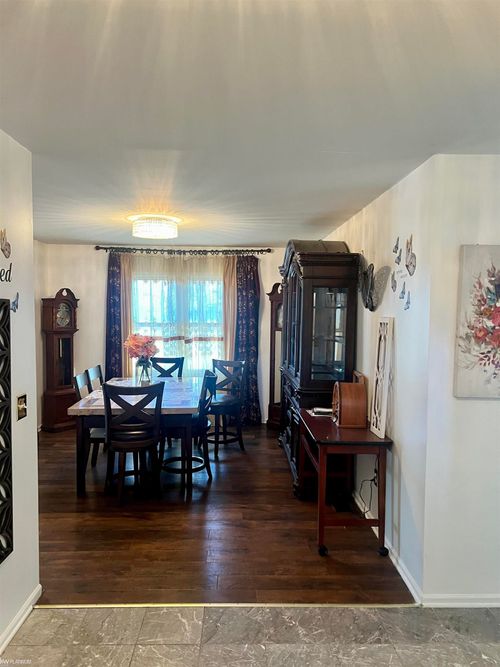 26528 Farmington Rd, Farmington Hills, MI, 48334-4324 | Card Image