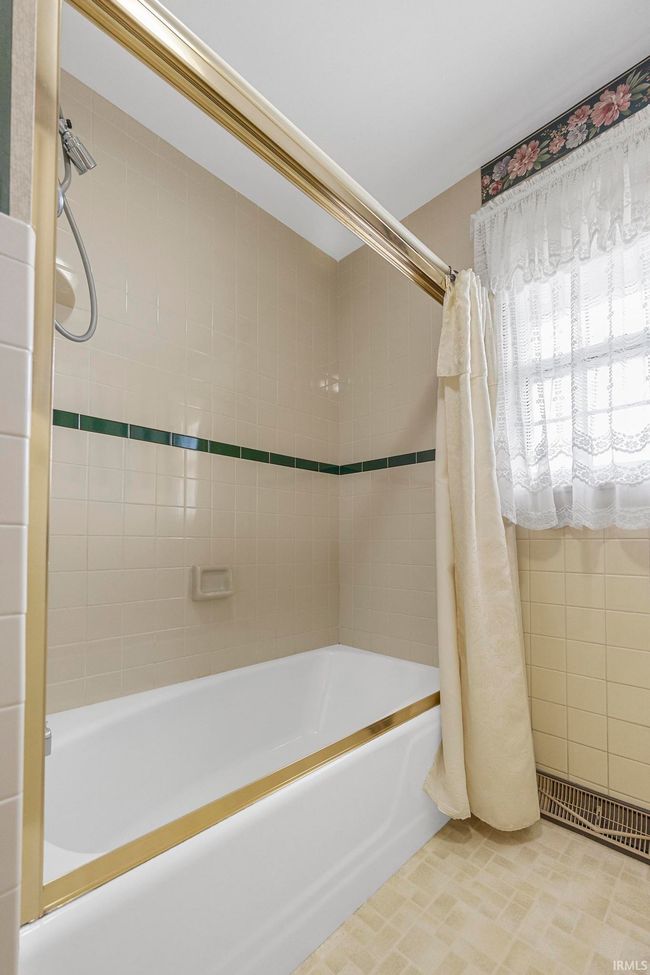 1489 W 47 Th St, House other with 3 bedrooms, 2 bathrooms and null parking in Jasper IN | Image 15