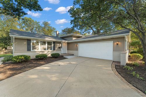 9213 Birch Dr, Munster, IN, 46321-3320 | Card Image