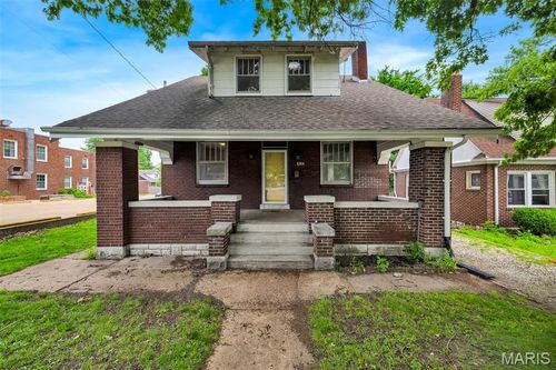 2312 Bellevue Ave, Maplewood, MO, 63143-1415 | Card Image