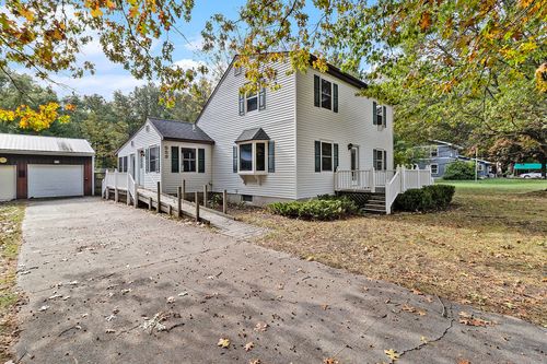 559 Sands St, Pentwater, MI, 49449-9548 | Card Image