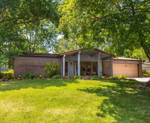 2707 W Sunset Dr, Carbondale, IL, 62901-2044 | Card Image