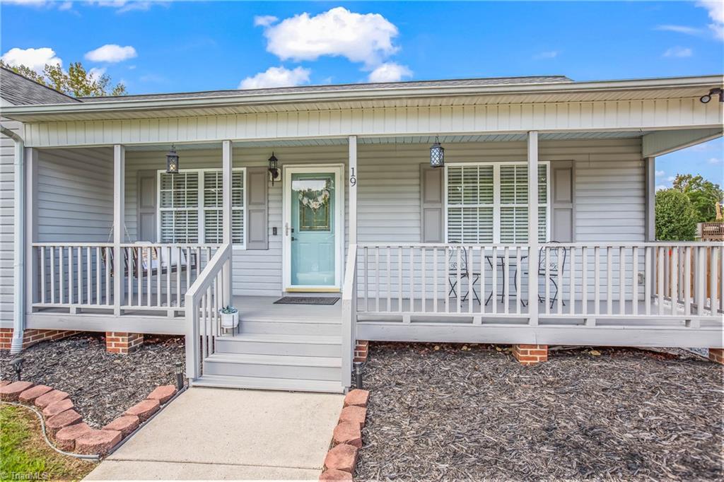 Grace Dr, Thomasville, NC 27360