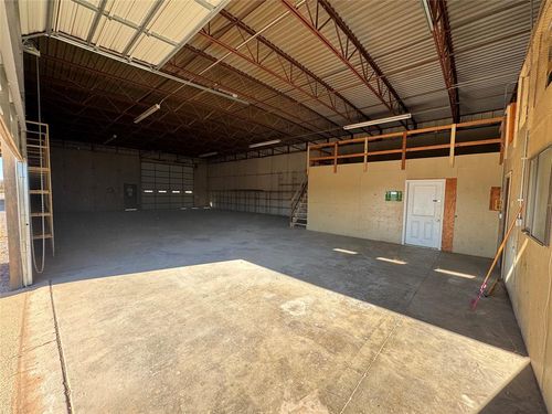 1709 N Airport Rd, Weatherford, OK, 73096-3321 | Card Image