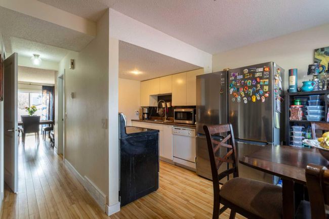 405 - 9930 Bonaventure Drive Se, Home with 3 bedrooms, 1 bathrooms and 2 parking in Calgary AB | Image 3