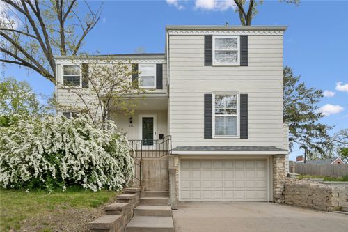 315 Linden Ter Se, Cedar Rapids, IA, 52403-1822 | Card Image