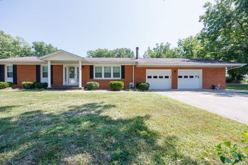 21 Crestwood Ln, Centralia, IL, 62801-6705 | Card Image