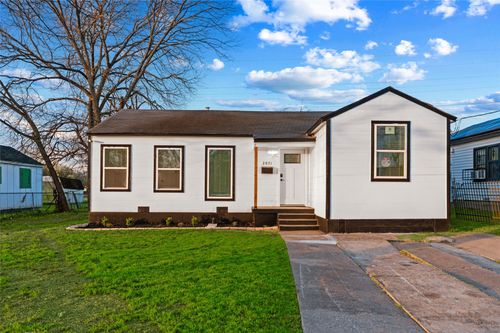 3071 Sunnyvale St, Dallas, TX, 75216-3327 | Card Image