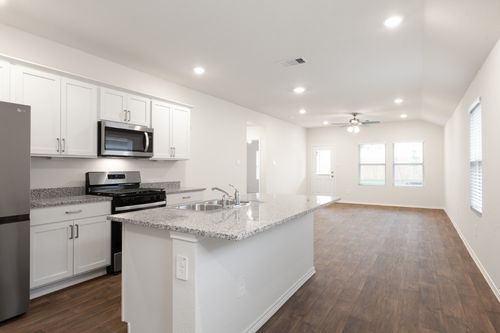 136 Granary Dr, Uhland, TX, 78640-3057 | Card Image