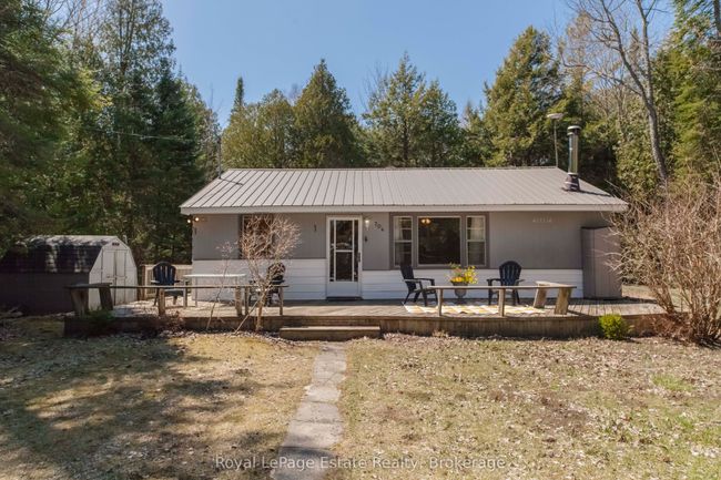 704 York Ave, House other with 3 bedrooms, 1 bathrooms and 6 parking in Sauble Beach ON | Image 7