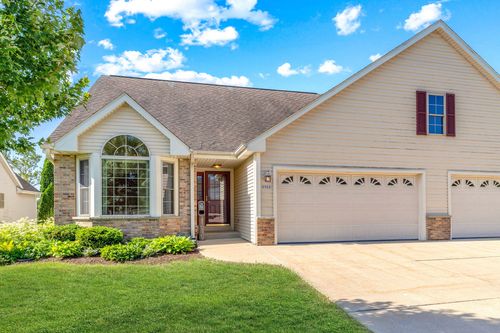 1923 Cedar St, Grafton, WI, 53024-9367 | Card Image