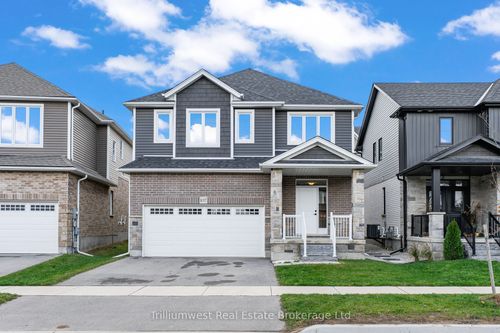 107 Harrison St, Elora, ON, N0B1S0 | Card Image