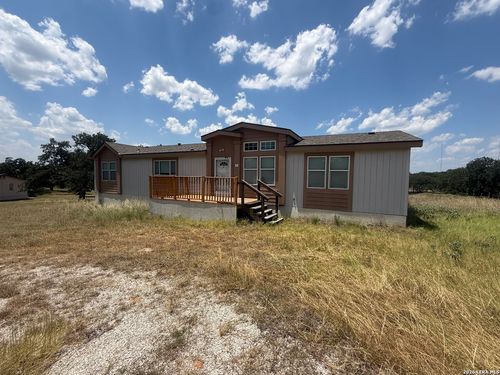 313 Eagle Ridge Dr, Floresville, TX, 78114-9270 | Card Image