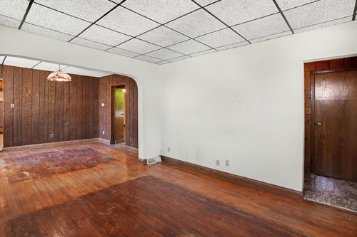 1661 Burr Oak Rd, Homewood, IL, 60430-1808 | Card Image